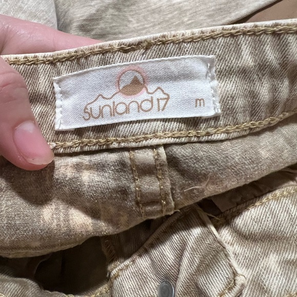 Sunland 17 Frayed Hem Tan Washed Flare Jeans (LONG!!) Size M - Picture 7 of 9